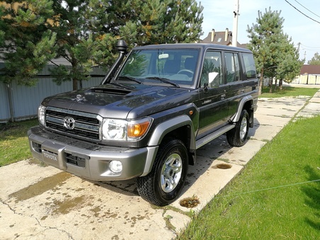 Тойота Ленд Крузер 76 Toyota Land Cruiser 76